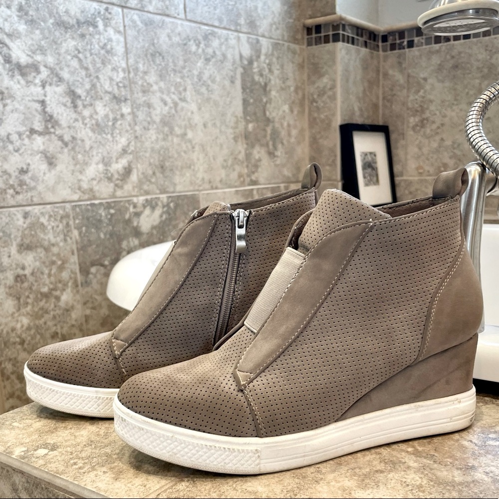 VICI Wedge Sneaker